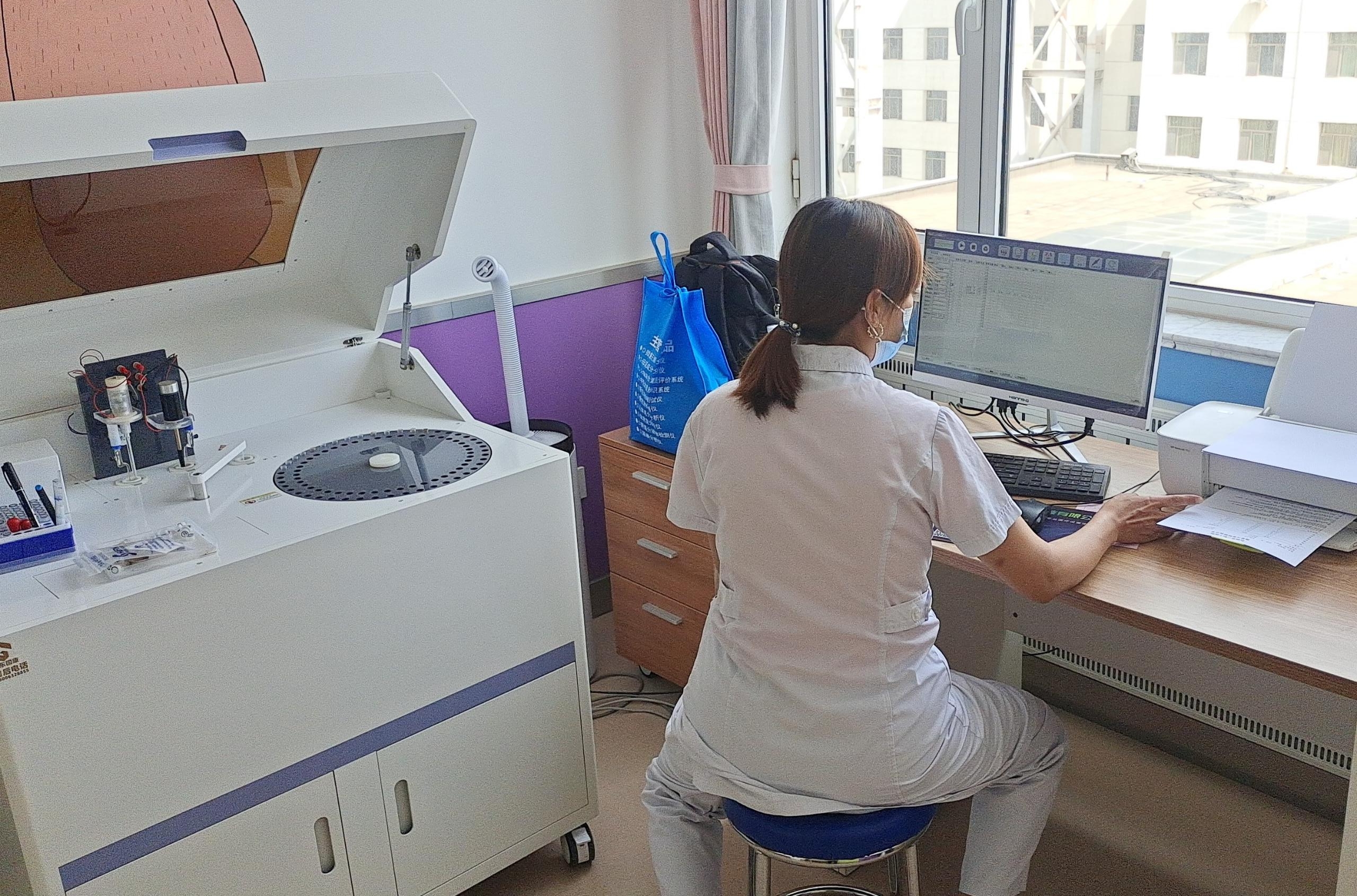 医用海角社交入口APP品牌HJBA85海角论坛登录提示大量掉头发，身体缺哪些？